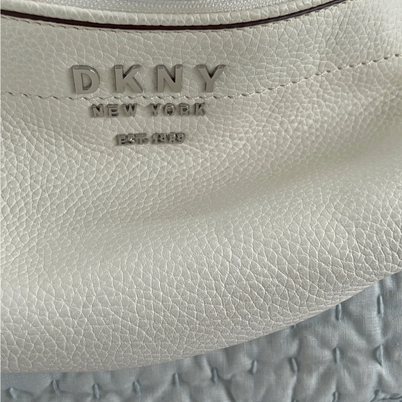 White DKNY belt or cross the body Thompson Belt Bag. - Picture 3 of 8